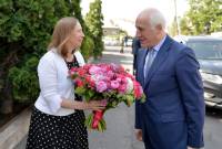 Le Président se rend à la résidence de l'Ambassadrice des États-Unis en Arménie à l'occasion du 
Jour de l'Indépendance