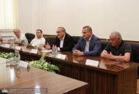 La Asamblea Nacional de Artsaj recibió a expertos internacionales para tratar temas de política 
exterior