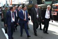 Dio comienzo la visita a Rusia del ministro de Defensa de Armenia