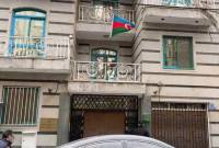 هجوم مسلح على سفارة أذربيجان في طهران يسفر عن مقتل رئيس الأمن الأذري بالسفارة
