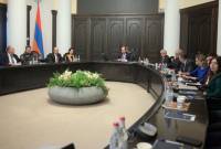 Arayik Harutyunyan chairs discussion on issues related to the holding of the European 
Senior Weightlifting Championship