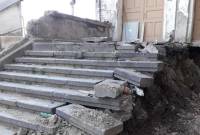 В ходе реставрационных работ в Тбилиси обнаружены обломки надгробий с 
армянскими надписями
