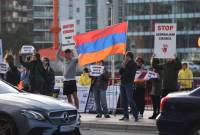 مجموعة من الشباب الأرمني والأيرلندي تنظّم احتجاج ضد أذربيجان خلال المؤتمر الأوروبي لرؤساء 
برلمانات مجلس أوروبا في دبلن 