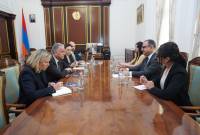Le vice-premier ministre Tigran Khachatryan a reçu le nouveau chef de la délégation de 
l'UE en Arménie

