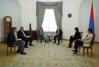 نائب رئيس وزراء أرمينيا يجتمع مع رئيس وفد الاتحاد الأوروبي وبحث التعاون ومساعدة النازحين 
قسراً من ناغورنو كاراباغ