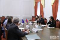 Members of the "I Have an Honor" faction meet PACE Monitoring Committee co-
rapporteurs on Armenia