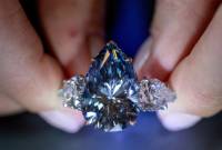 Крупнейший в истории аукционов голубой бриллиант продали за $43,8 млн