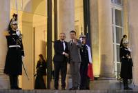 Prime Minister of Armenia, President of France meet in Paris
