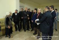 La Présidente et la Secrétaire général de l'AP-OSCE, visitent un centre d'hébergement 
temporaire  