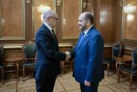 Руководитель аппарата премьер-министра Армении принял старшего политического 
советника ЕБРР Олександра Павлюка