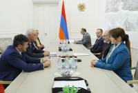 Премьер-министр РА и руководитель межпарламентской группы дружбы Литва-
Армения обсудили процессы, происходящие в регионе