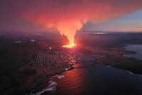 İzlanda'nın Reykjanes Yarımadası'nda yanardağ patladı
