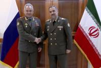 Les ministres russe et iranien de la défense discutent de la coopération et de la sécurité 
régionale