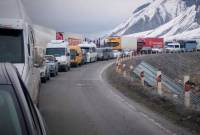 Vahan Kerobyan: No hay problemas graves con los camiones armenios en el puesto de control de 
Verin Lars