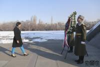 Çek milletvekilleri Ermeni Soykırımı kurbanlarının anısına saygı duruşunda bulundu
