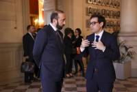 وزير الخارجية الأرمني يلتقي نظيره الفرنسي في باريس وبحث عدد كبير من القضايا وتعميق التعاون 
بين البلدين الصديقين