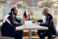 Les ministres des Affaires étrangères de l'Arménie et de l'Inde ont discuté de questions du 
partenariat bilateral