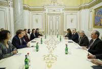 Nikol Pashinyan a reçu la délégation conduite par la Présidente  de la commission des 
affaires juridiques du Bundestag  
