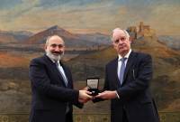 Премьер-министр Армении награжден золотой медалью парламента Греции