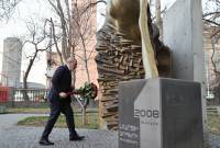Премьер-министр Армении почтил память жертв событий 1 марта 2008 года