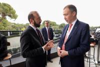 وزير الخارجية الأرمني آرارات ميرزويان يلتقي الممثل الخاص للاتحاد الأوروبي بجنوب القوقاز تويفو 
كلار بأنطاليا
