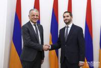معاون  رئیس مجلس ملی جمهوری ارمنستان و سفیر اتحادیه اروپا در خصوص روند عادی سازی 
روابط ارمنستان و ترکیه تبادل نظر کردند