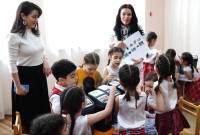 فرز النفايات بإطار المشروع التعليمي "أعرف ماذا أفعل بالقمامة" لأطفال الروض من قبل بلدية يريفان 
والاتحاد الأوروبي 