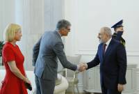Le Premier ministre a reçu Sarkis Izmirlian, le fils du célèbre philanthrope Dikran Izmirlian
