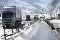 Движение на грузино-российской границе закрыто из-за угрозы схода лавин