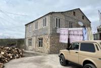 بر اثر تیراندازی نامنظم آذربایجان به خانه دیگری در روستای تق دوباره خسارت وارد شده است
