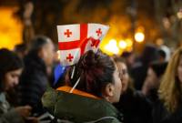 Жители Грузии проводят шествие против закона об иноагентах