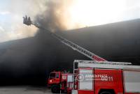 Incendio en el mercado de Malatia en Ereván

