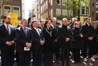 في أمستردام إحياء ذكرى ضحايا الإبادة الجماعية الأرمنية بمشاركة رئيس البلدية ونواب من البرلمان 
الهولندي