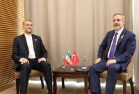 Министры иностранных дел Турции и Ирана обсудили региональные события