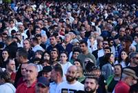 Երևան քաղաքում բողոքի ակցիայի երկու մասնակից ձերբակալվել է` սառը զենք 
կրելու կասկածանքով. քրեական վարույթ է նախաձենռվել