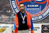 عضو منتخب مصارعة أذرع أرمينيا أزات سرابيان يحصل على فضية بطولة أوروبا