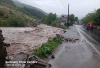 Le débordement de la rivière Debed à Lori a causé l'inondation de maisons et la 
destruction de routes