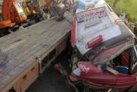 At least 28 dead after bus overturns in Pakistan
