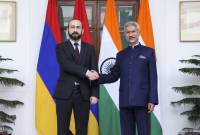 Ermenistan Dışişleri Bakanı, Hindistan'daki meslektaşını tebrik etti
