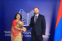 Gevorg Papoyan a reçu l'ambassadrice extraordinaire et plénipotentiaire de l'Inde en 
Arménie