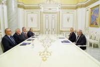 Prime Minister received the representatives of the Central Board of Armenian Democratic 
Liberal Party-Ramgavar