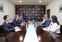 وزير العدل الأرمني كريكور ميناسيان يستقبل الرئيس المعين حديثاً لمكتب مجلس أوروبا في يريفان 
مكسيم لونجانج