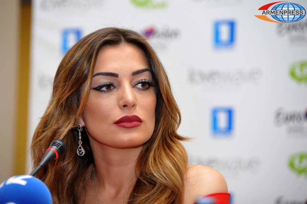 Ser ka erknqum yerevani iveta mukuchyan текст песни. Ser ka erknqum. Мукучян шаген саргси. Ser ka erknqum yerevani iveta mukuchyan текст транскрипция на русском. Ser ka erknqum.