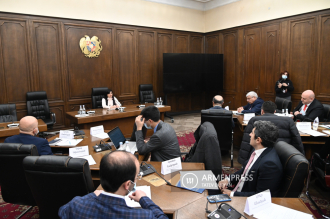 Parliamentary standing committee on human rights protection 
and public affairs holds discussion 