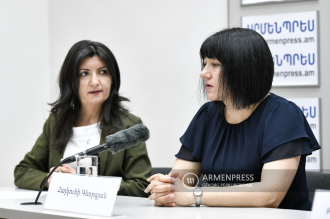 Chief specialist at general education department of Ministry of 
Education Tehmine Karakhanyan and Head of the Center of 
Professional Orientation and Capacity Development Haykuhi 
Gevorgyan give press conference 