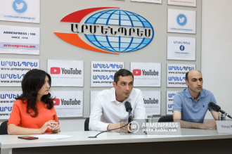 Press conference of director of National Center for Addictions 
Treatment Suren Nazinyan and healthcare ministry's 
representative Gevorg Pashikyan