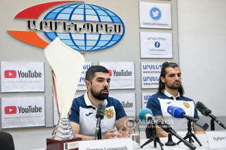 Пресс-конференция генерального секретаря Федерации 
баскетбола Армении Артура Назаряна и игрока 
Национальной баскетбольной сборной Армении Альберта 
Тадевосяна

