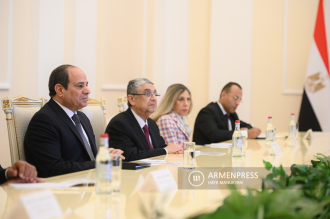 Armenian President describes Egyptian counterpart’s visit as “historic event”, meeting 
between delegations underway 