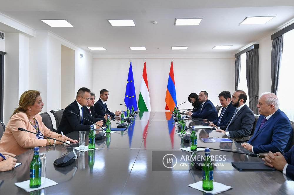 Hungarian FM Makes Fence-Mending Visit To Armenia