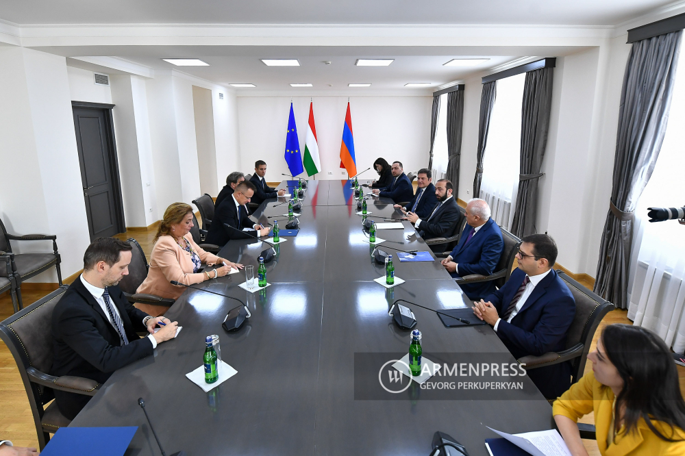 Hungarian FM Makes Fence-Mending Visit To Armenia
